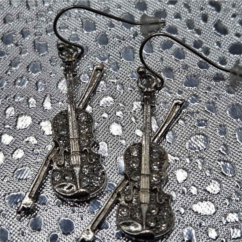 "5/$40" 2 Pairs Rhinestone Pink Flower/Violin Silver Tone Dangle Earrings - Picture 6 of 8